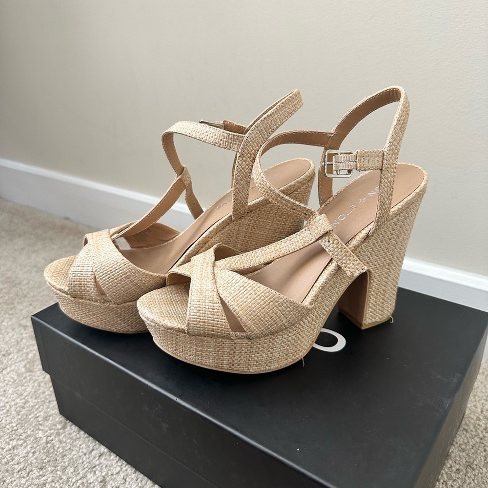 Woven T-Strap Platform Sandals in Natural - Picture 3 of 6